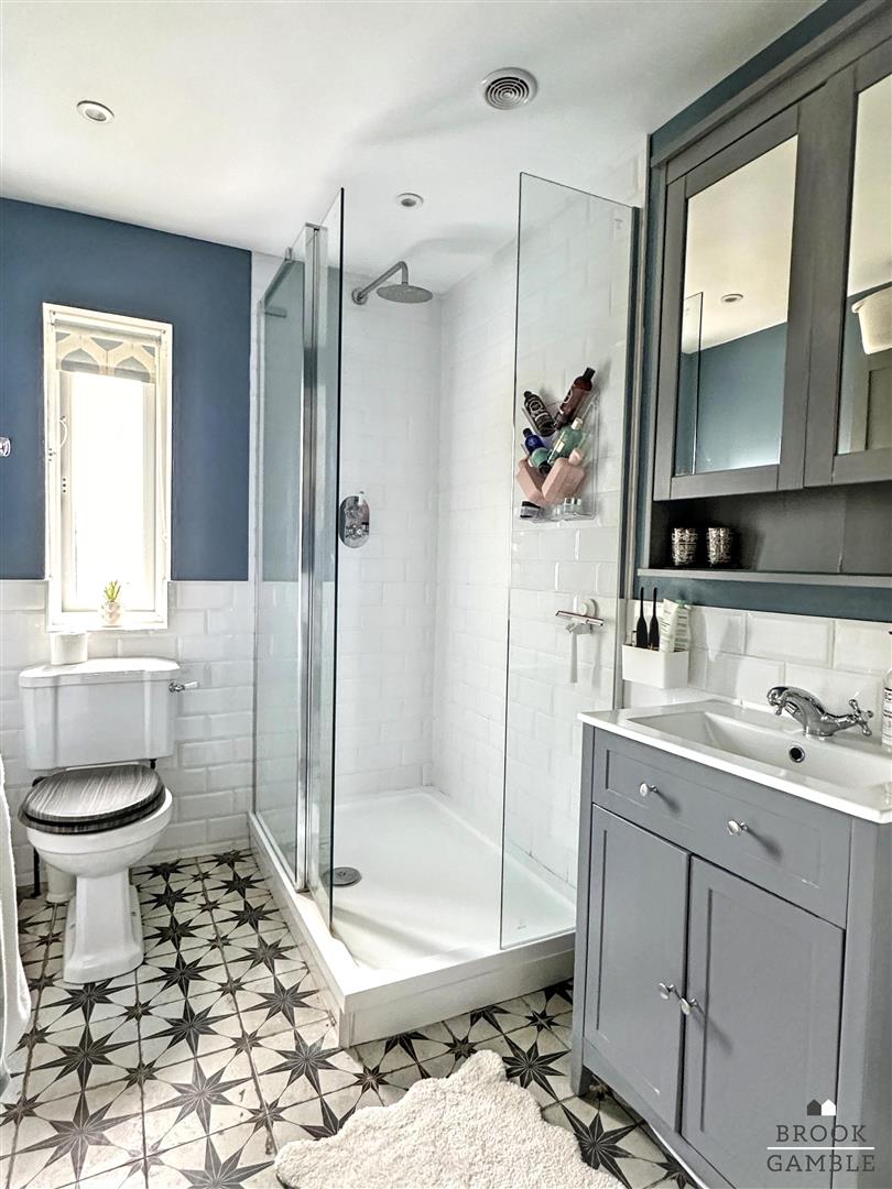 3 Bedroom House. Lawns Avenue in Eastbourne,  32
